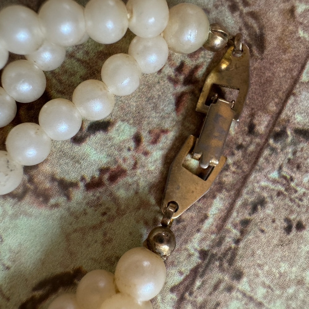 Beautiful Elegant Pearl Necklace 24 inch.Exc Condition Lux Item - Picture 9 of 9